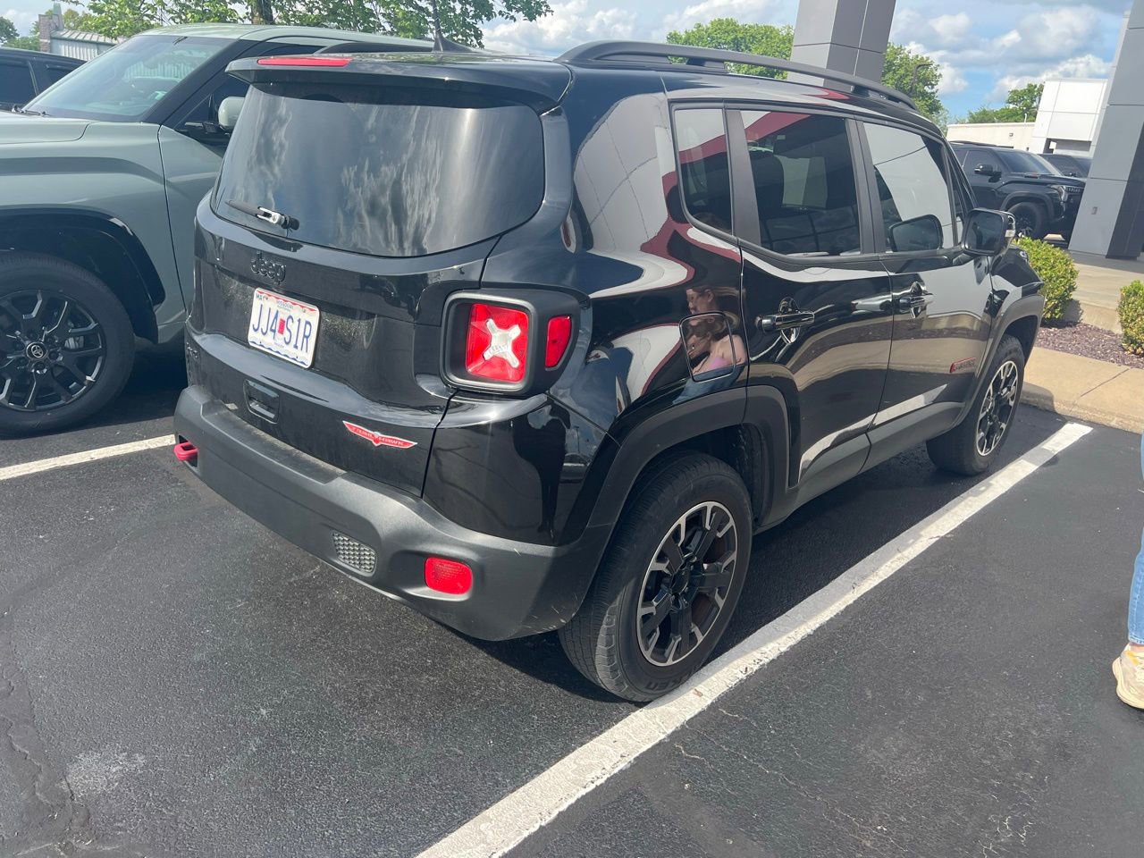 Used 2023 Jeep Renegade Trailhawk AWD/4WD image 6