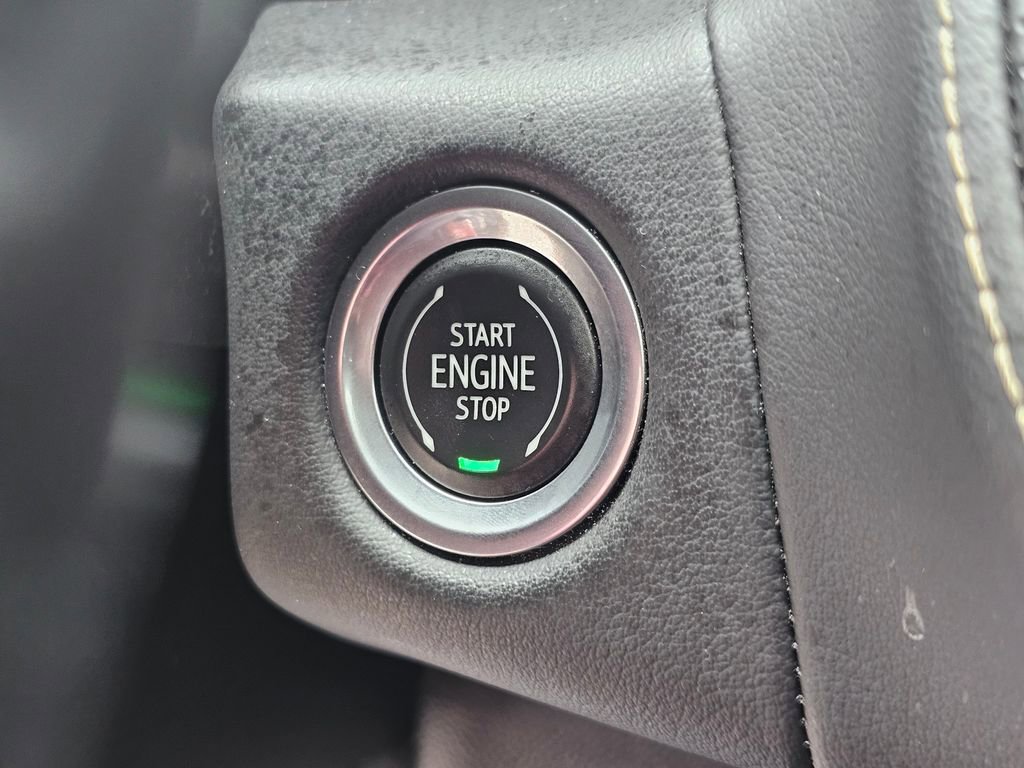 Used 2021 Chevrolet Suburban Premier AWD/4WD image 3