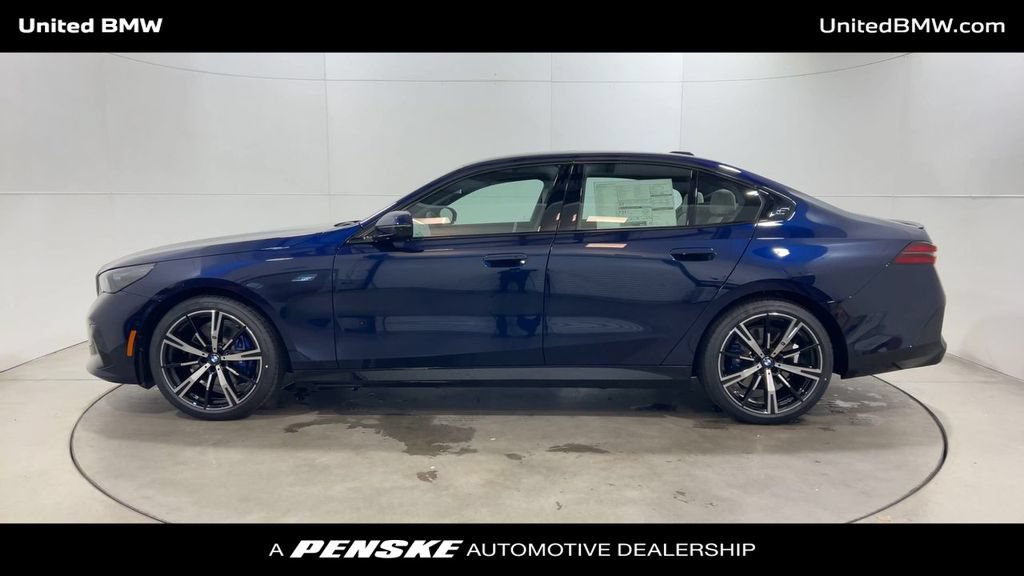 Used 2026 BMW 530i w/ M Sport Package RWD image 5