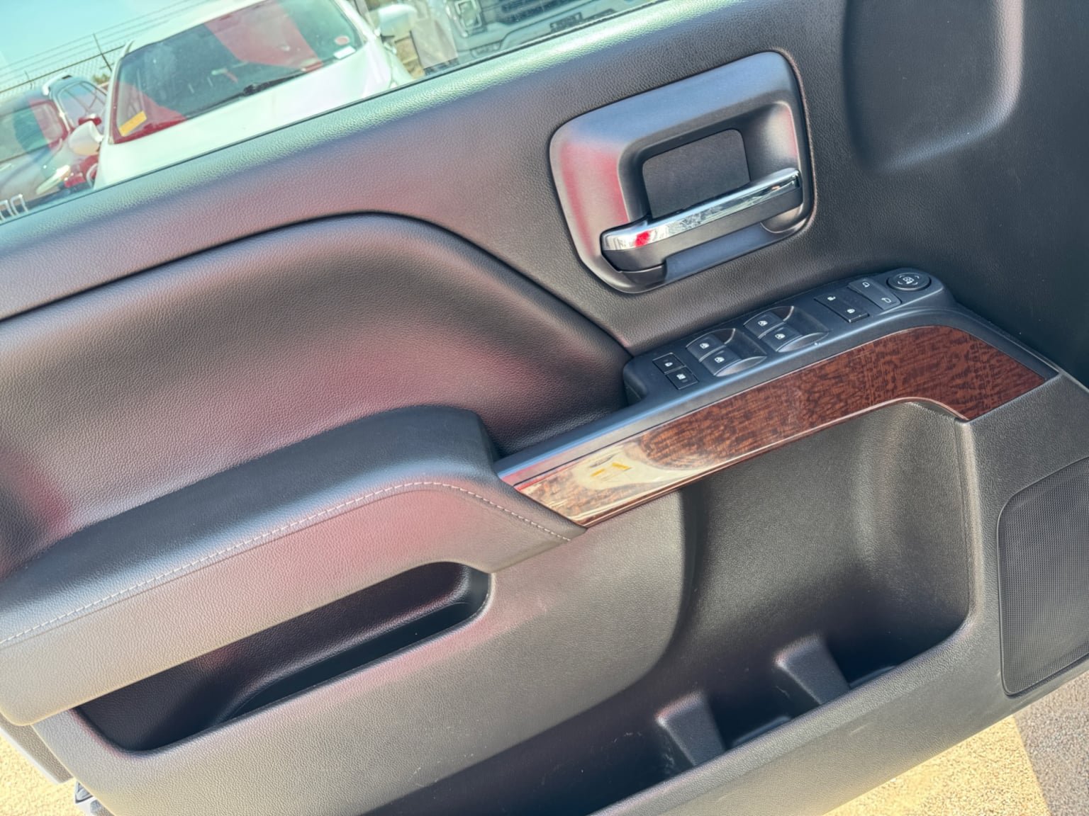 Used 2018 GMC Sierra 1500 SLE w/ SLE Value Package AWD/4WD image 11