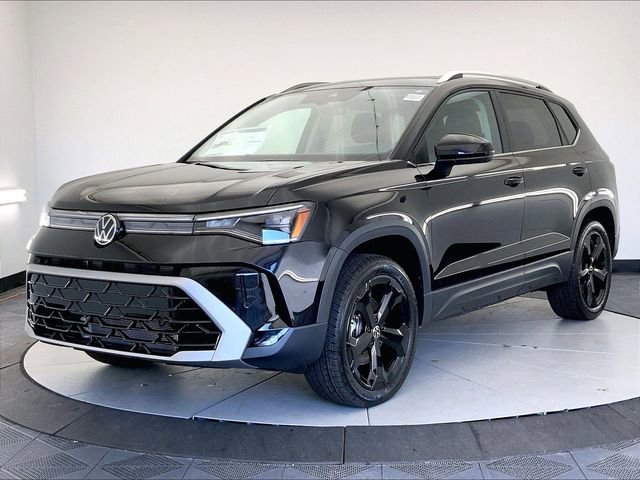 New 2026 Volkswagen Taos SEL image 2