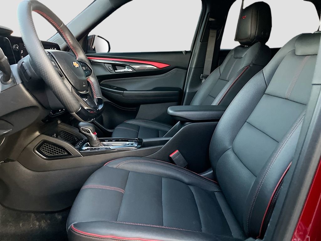 Used 2025 Chevrolet TrailBlazer RS w/ Driver Confidence Package image 20