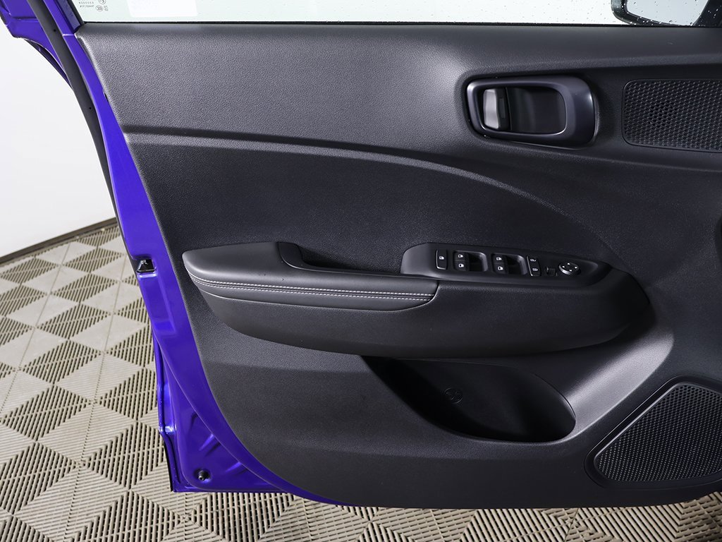 Certified 2025 Hyundai Venue Limited image 22