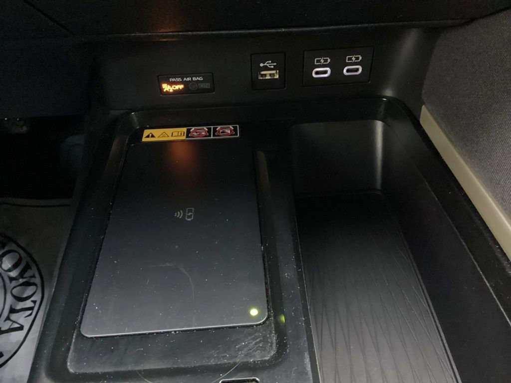 Used 2025 Toyota Camry LE image 19