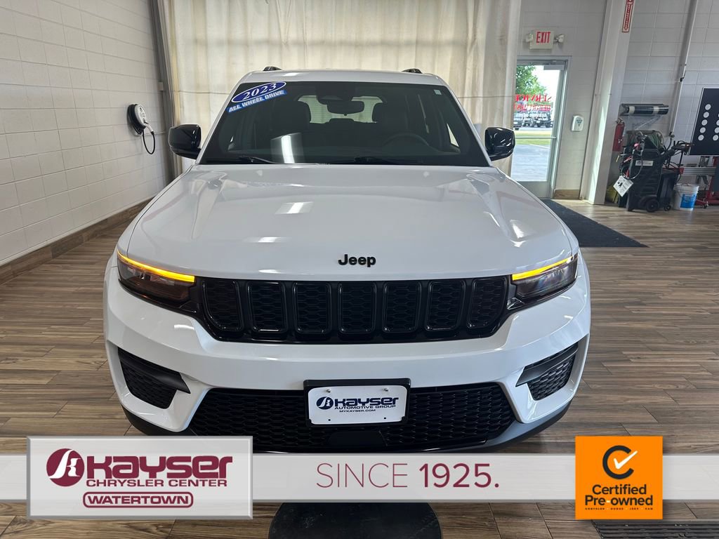 Certified 2023 Jeep Grand Cherokee Altitude AWD/4WD image 7