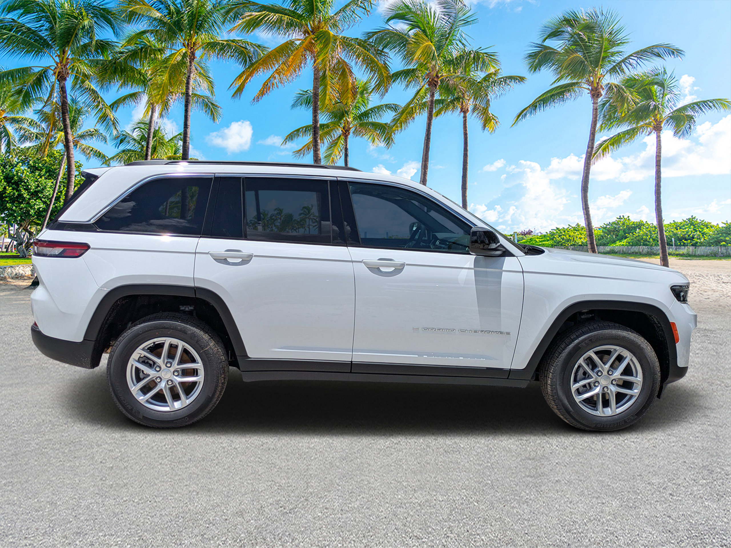 New 2026 Jeep Grand Cherokee Laredo X RWD image 2