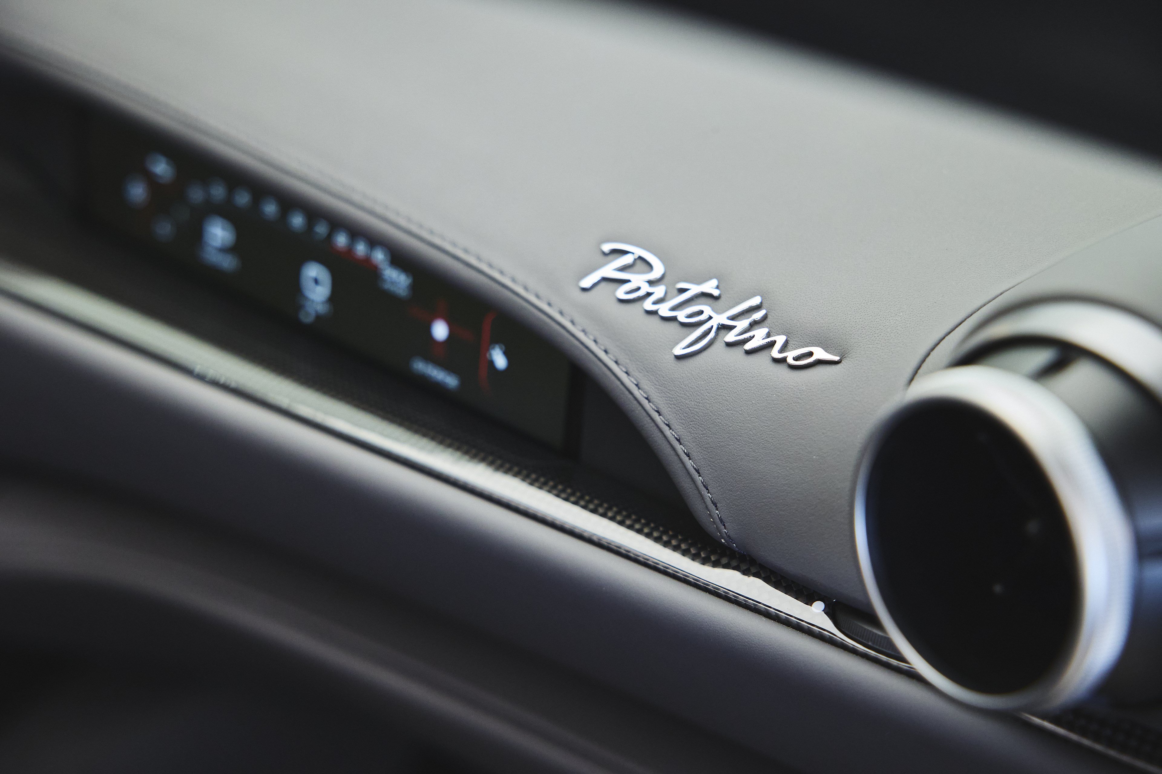 Used 2019 Ferrari Portofino RWD image 38