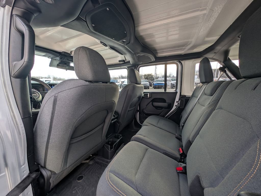 Used 2024 Jeep Wrangler Sport S image 17