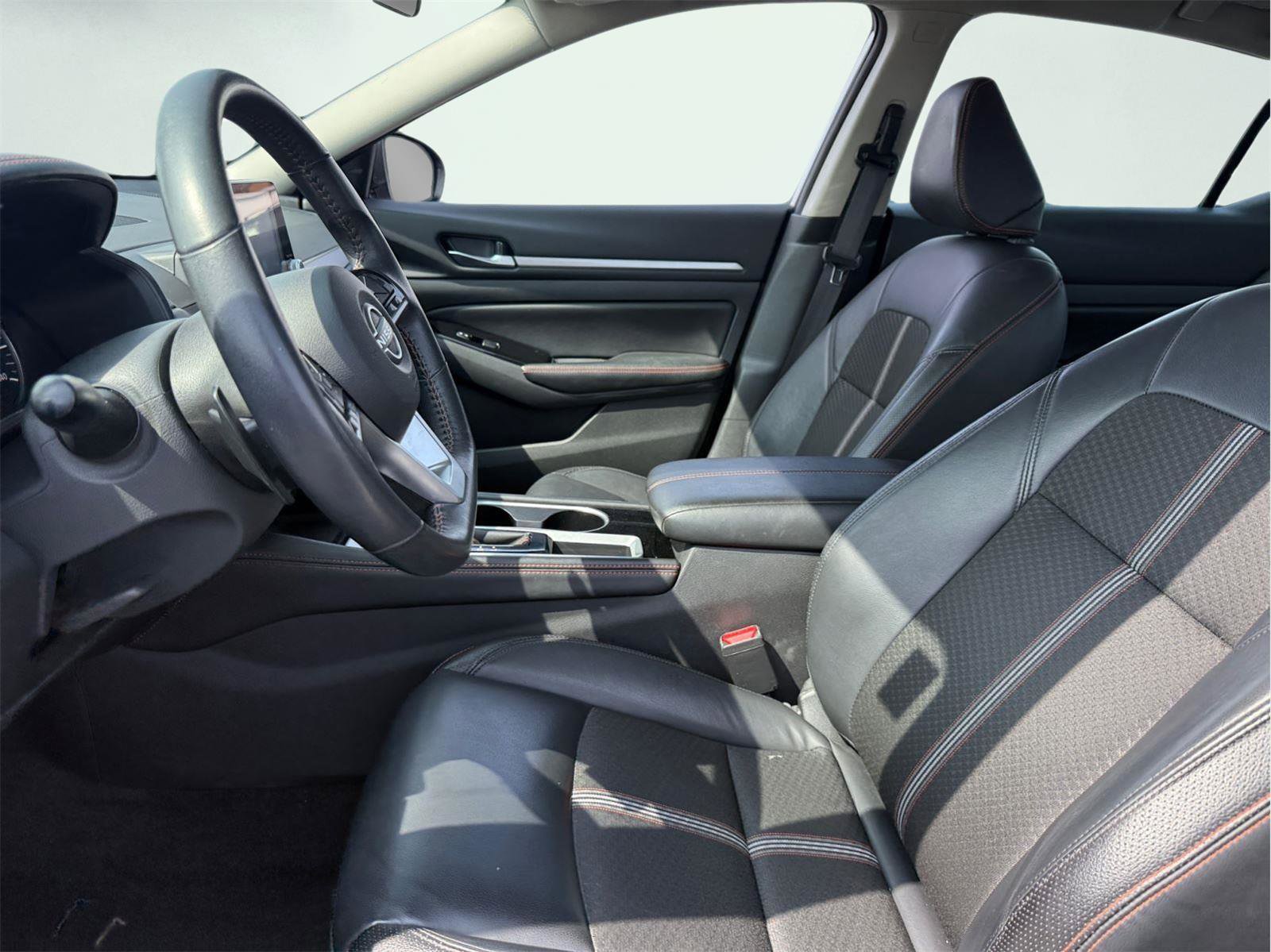 Used 2024 Nissan Altima 2.5 SR image 9