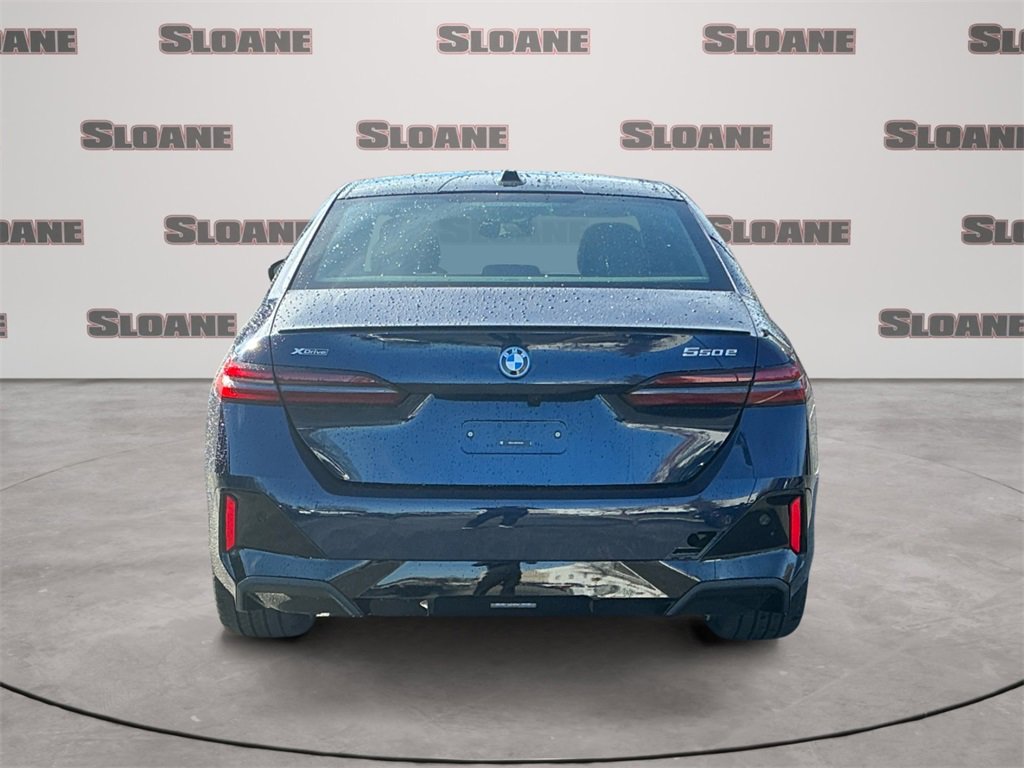 New 2026 BMW 550e xDrive image 4