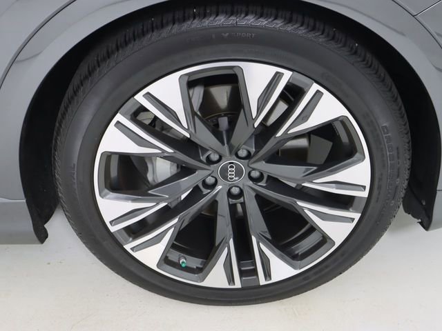 Certified 2026 Audi Q8 Premium Plus w/ Premium Plus Package AWD/4WD image 9