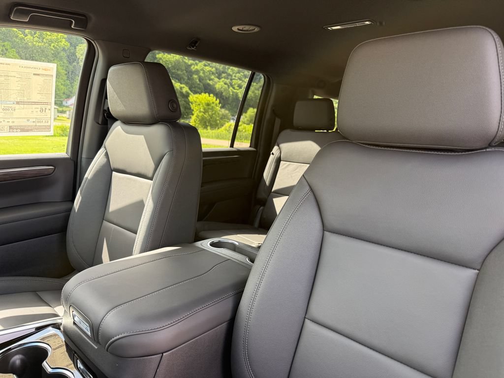 New 2026 Chevrolet Suburban LT w/ Comfort Package AWD/4WD image 24