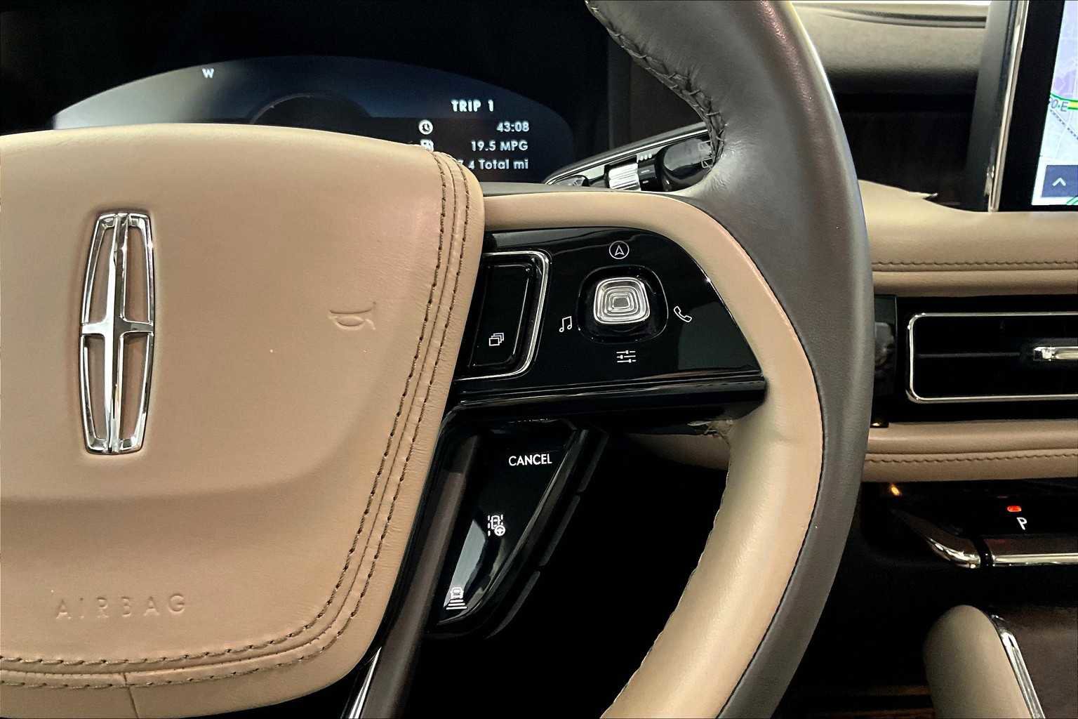 Used 2022 Lincoln Aviator Reserve w/ Elements Package Plus image 22