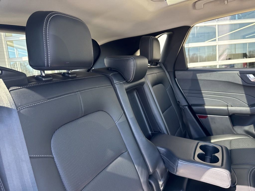 Used 2022 Ford Escape Titanium image 33