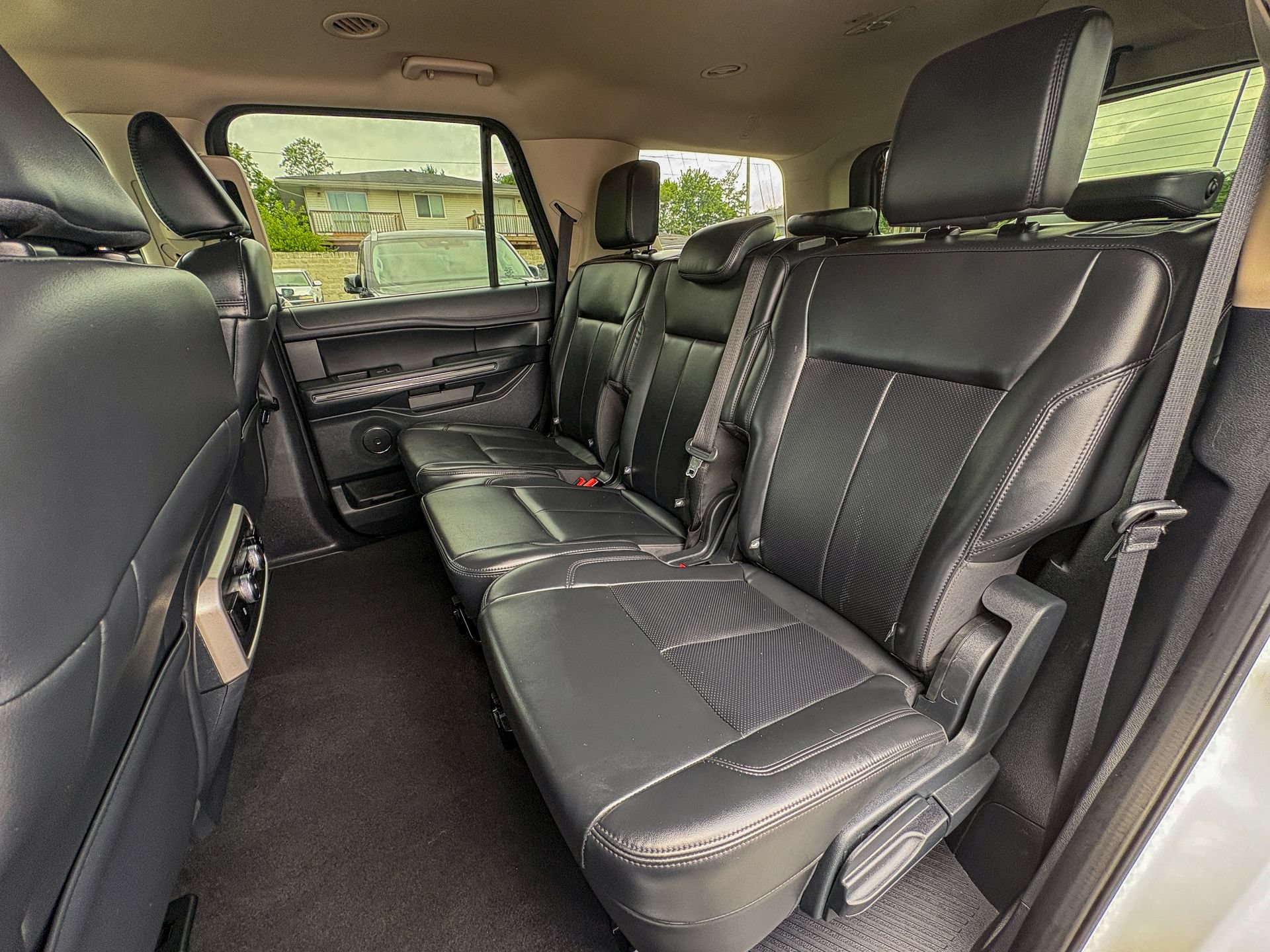 Used 2024 Ford Expedition XLT AWD/4WD image 26