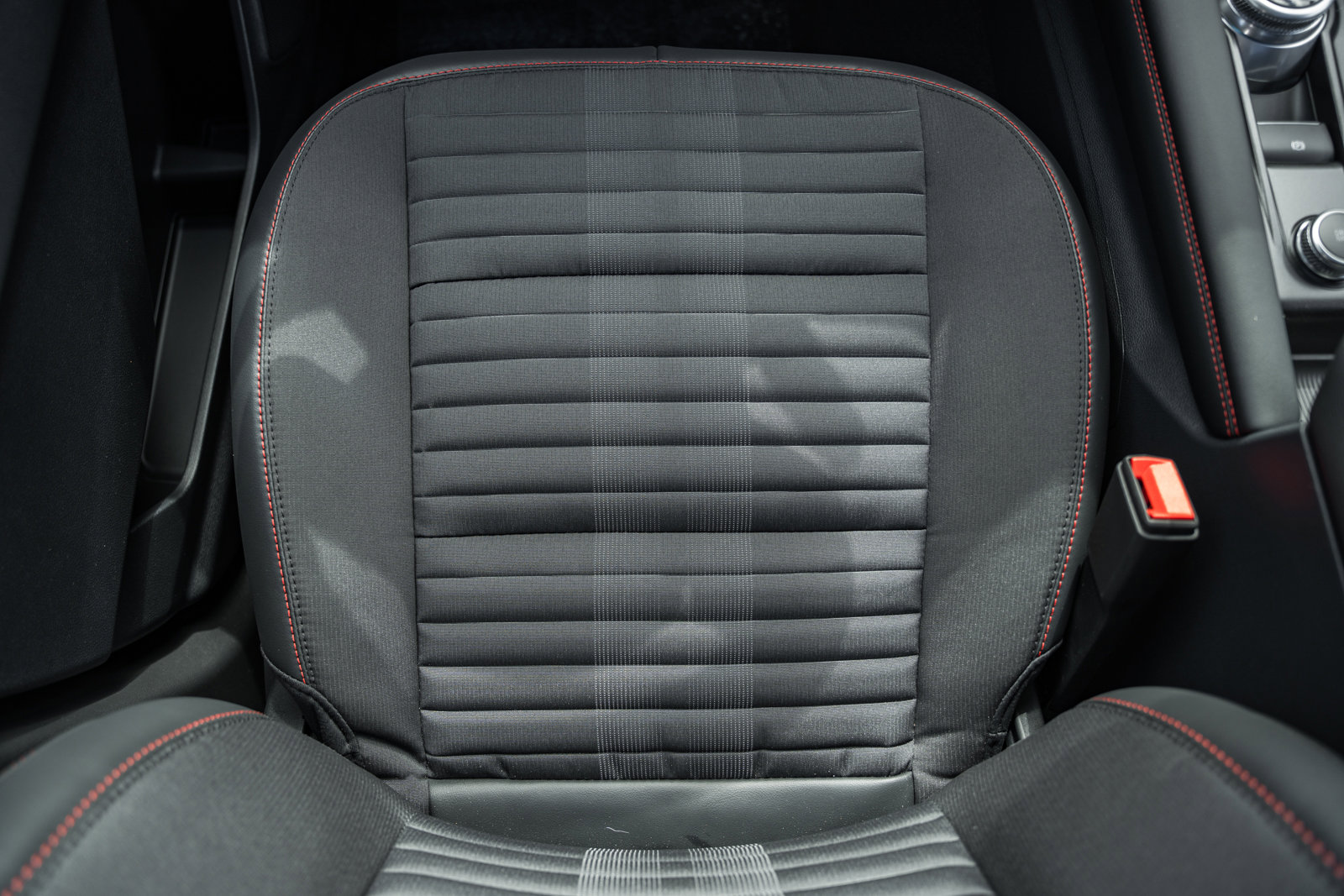 New 2026 Ford Explorer ST-Line w/ ST-Line Street Pack image 33