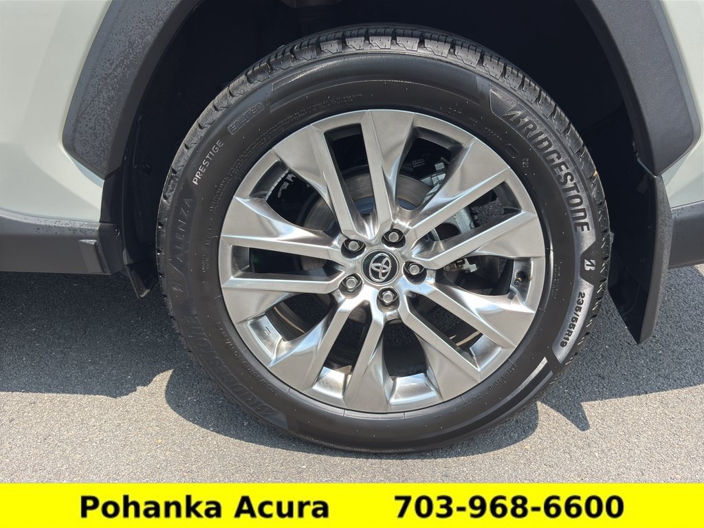 Used 2021 Toyota RAV4 XLE Premium AWD/4WD image 31