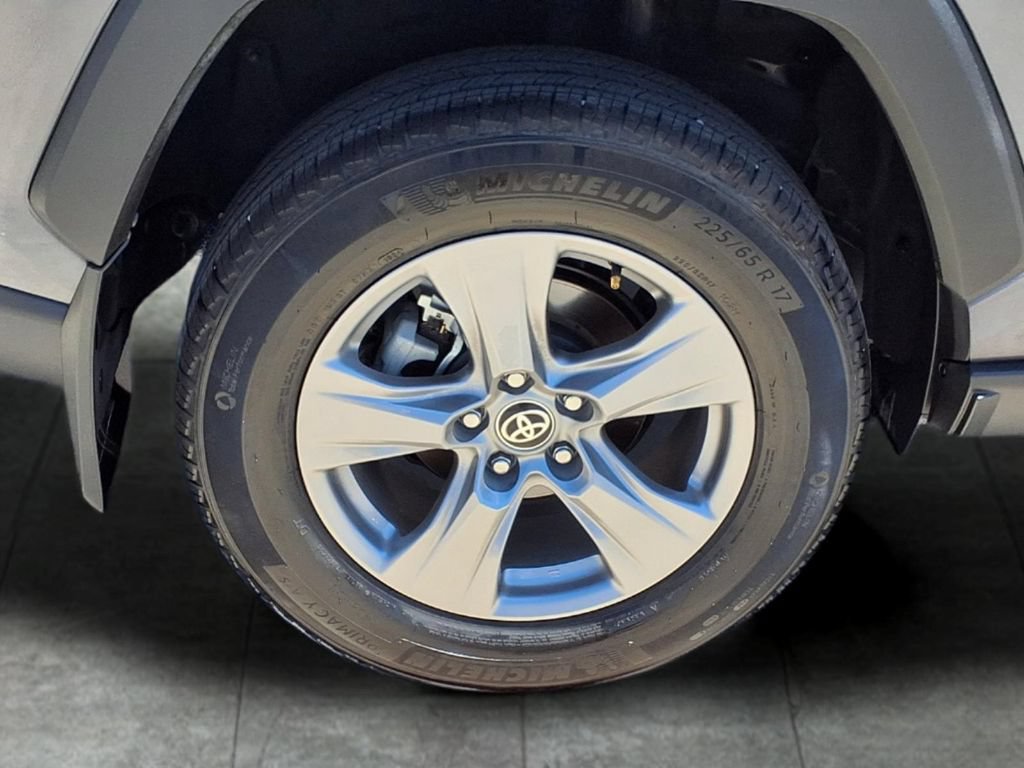 Used 2024 Toyota RAV4 XLE w/ Convenience Package FWD image 9