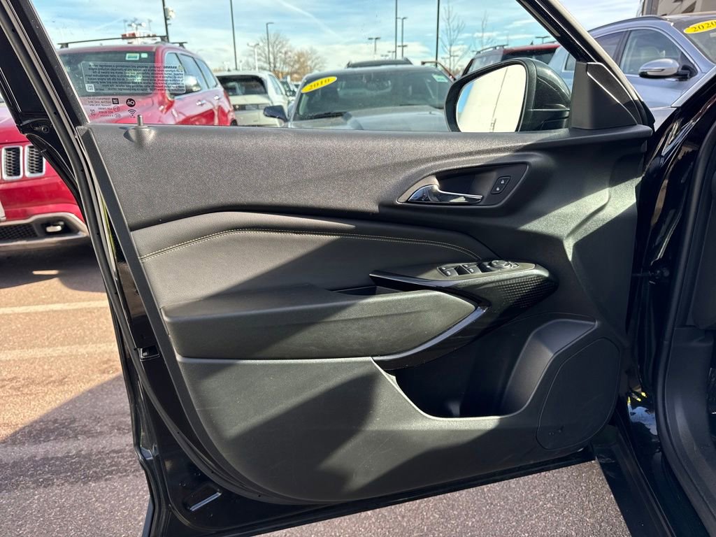 Used 2024 Chevrolet Trax LT image 16