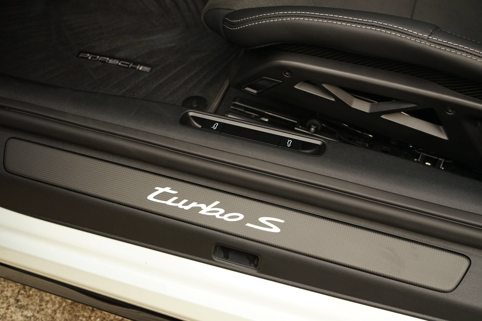 Used 2026 Porsche 911 Turbo S AWD/4WD image 33
