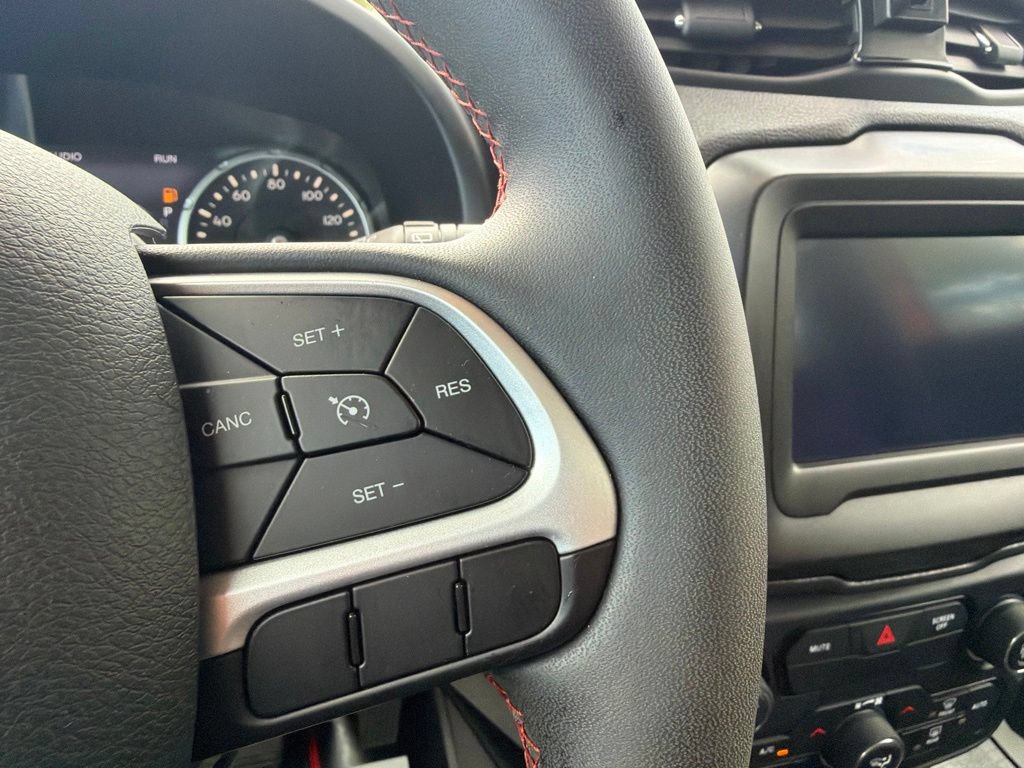 Used 2020 Jeep Renegade Trailhawk AWD/4WD image 28