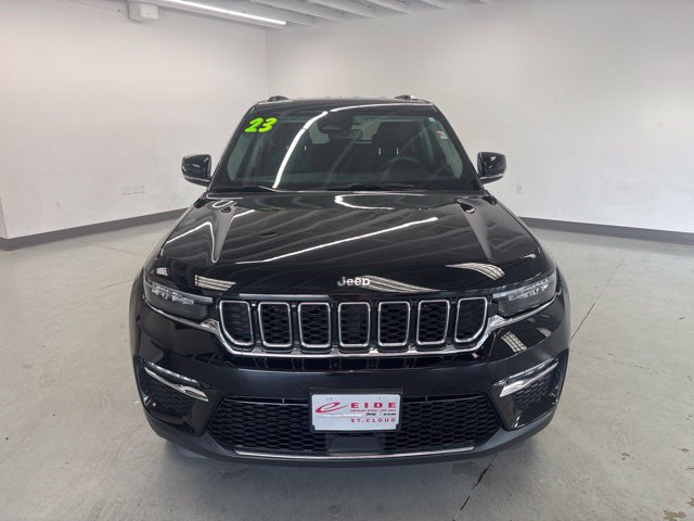 Used 2023 Jeep Grand Cherokee Limited w/ Trailer Tow Prep Group (B) AWD/4WD image 2