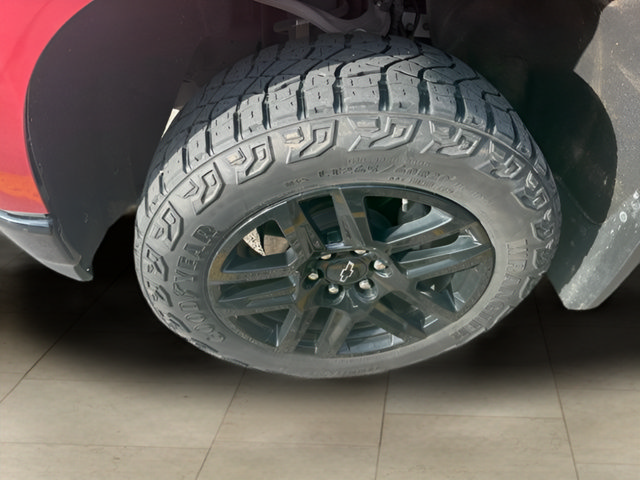 Used 2021 Chevrolet Silverado 1500 LT Trail Boss w/ LT Trail Boss Premium Package AWD/4WD image 4