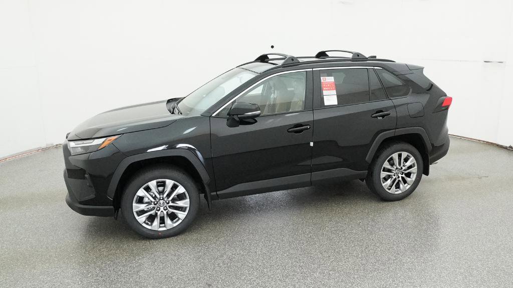 Used 2025 Toyota RAV4 XLE Premium image 5