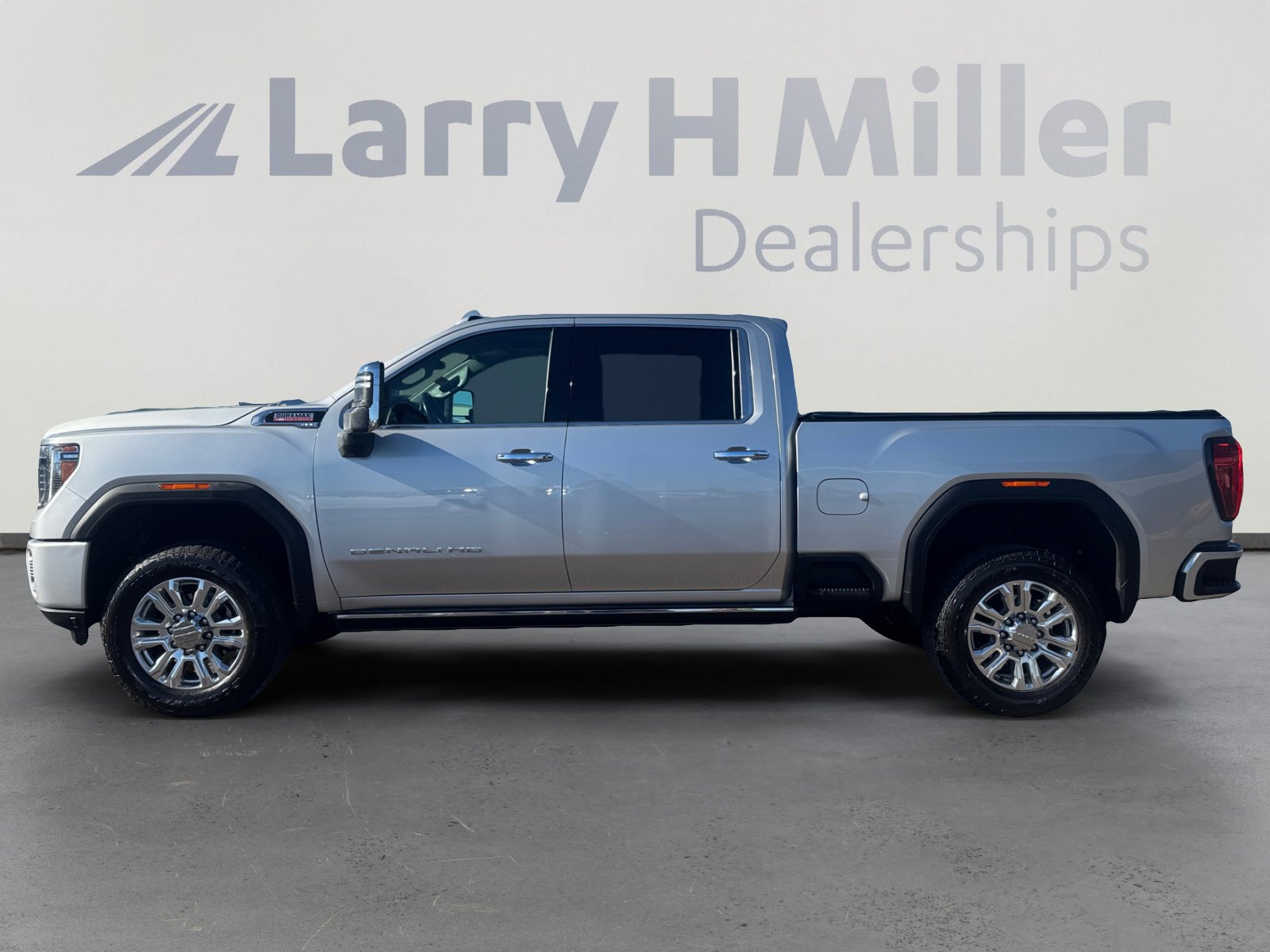 Used 2022 GMC Sierra 3500 Denali w/ Denali Ultimate Package image 2