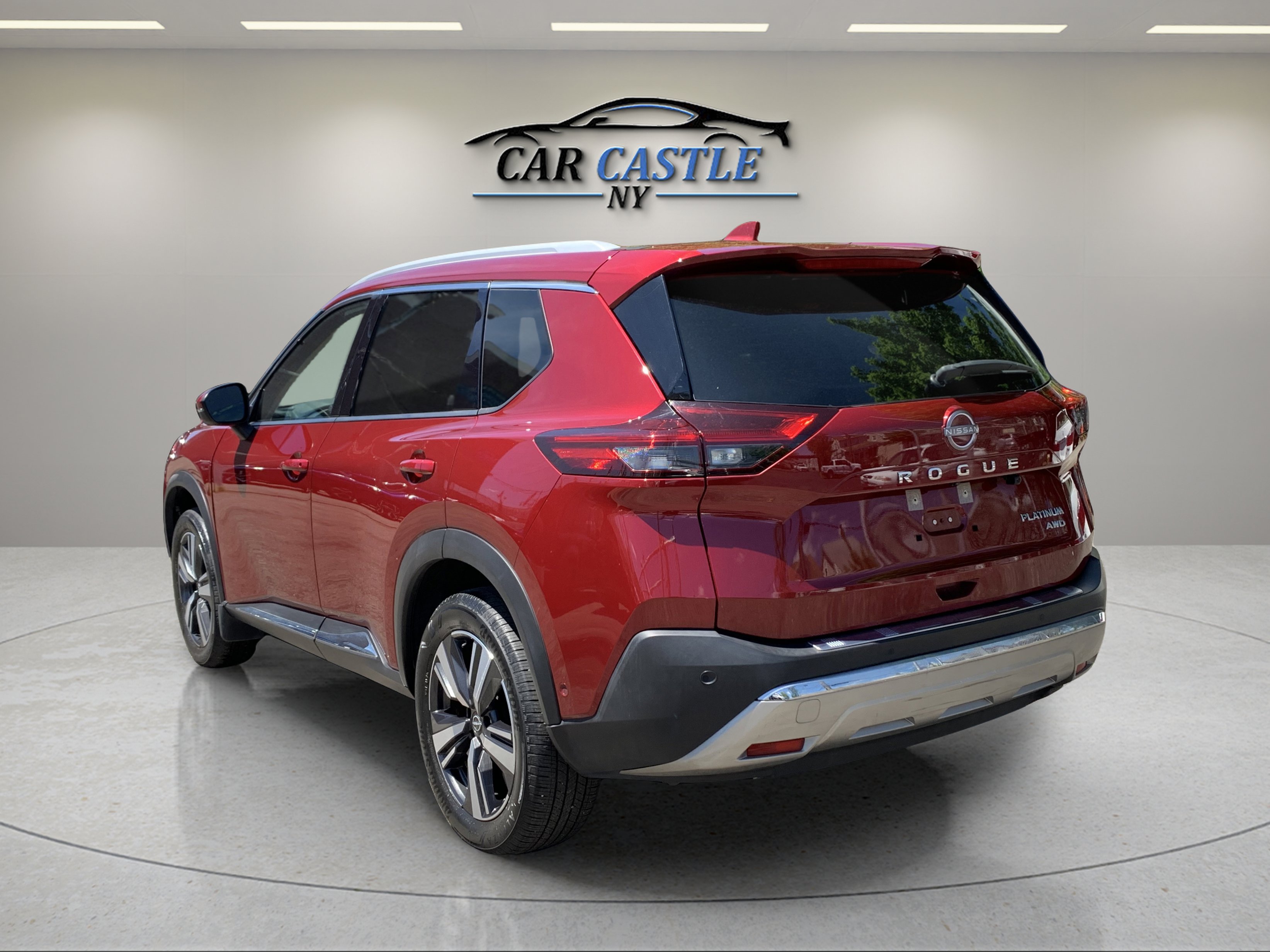 Used 2023 Nissan Rogue Platinum image 10