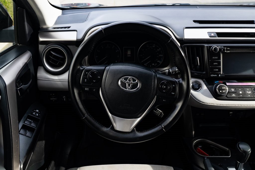 Used 2018 Toyota RAV4 XLE image 11