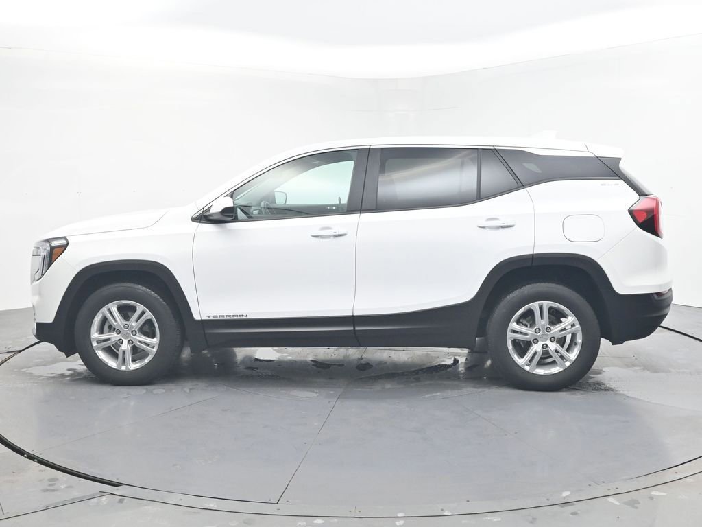 Certified 2024 GMC Terrain SLE image 3