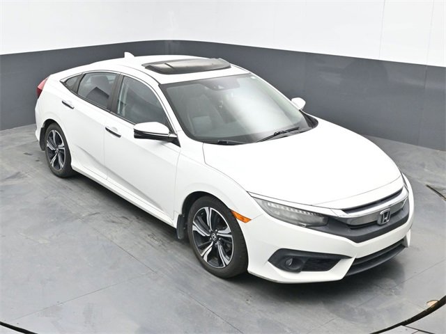 Used 2016 Honda Civic Touring image 4