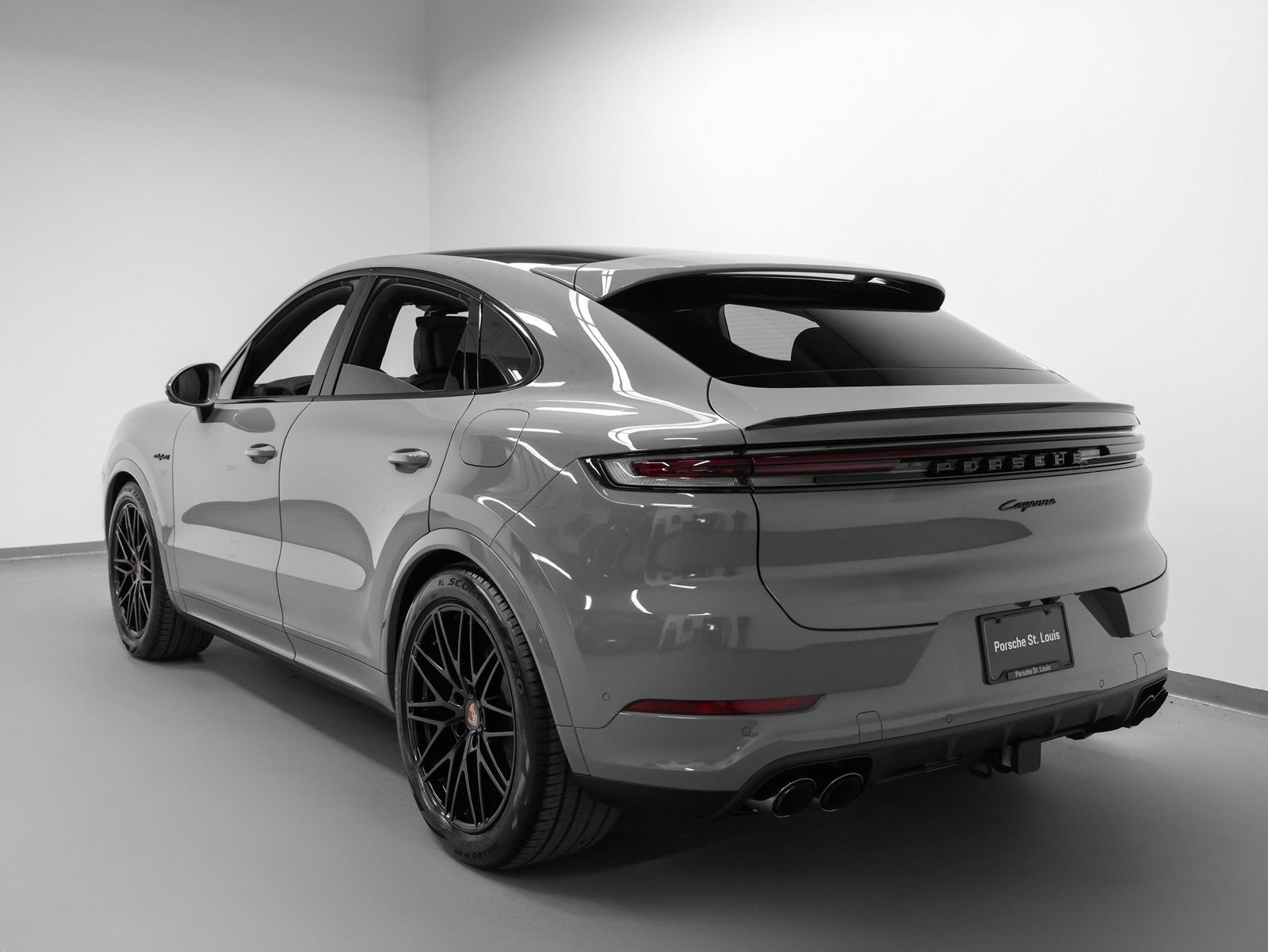 New 2026 Porsche Cayenne E-Hybrid Coupe AWD/4WD image 3