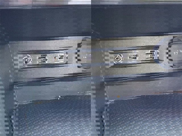 Used 2018 Volkswagen Tiguan SE image 26