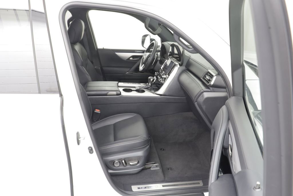 Used 2024 Lexus LX 600 F Sport AWD/4WD image 22