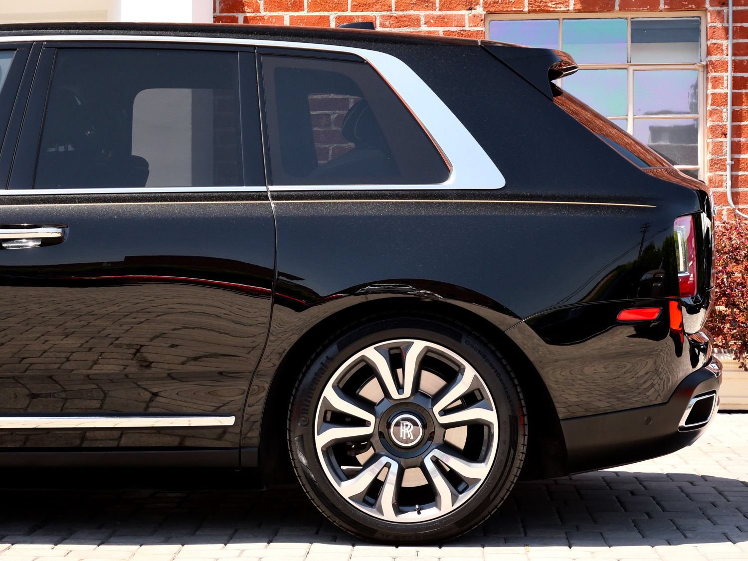 Certified 2022 Rolls-Royce Cullinan w/ Cullinan Package AWD/4WD image 26