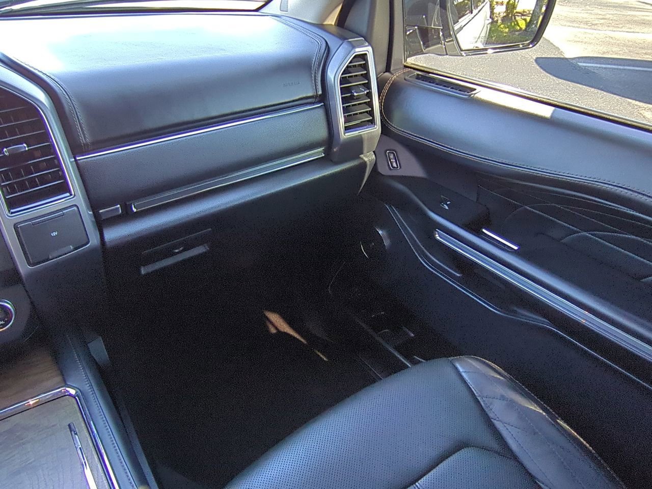 Certified 2021 Ford Expedition Platinum image 17