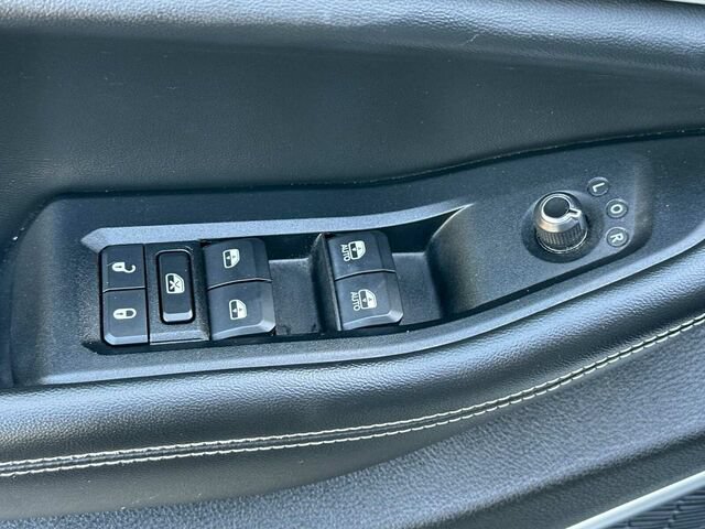 Used 2023 Jeep Grand Cherokee 30th Anniversary AWD/4WD image 13