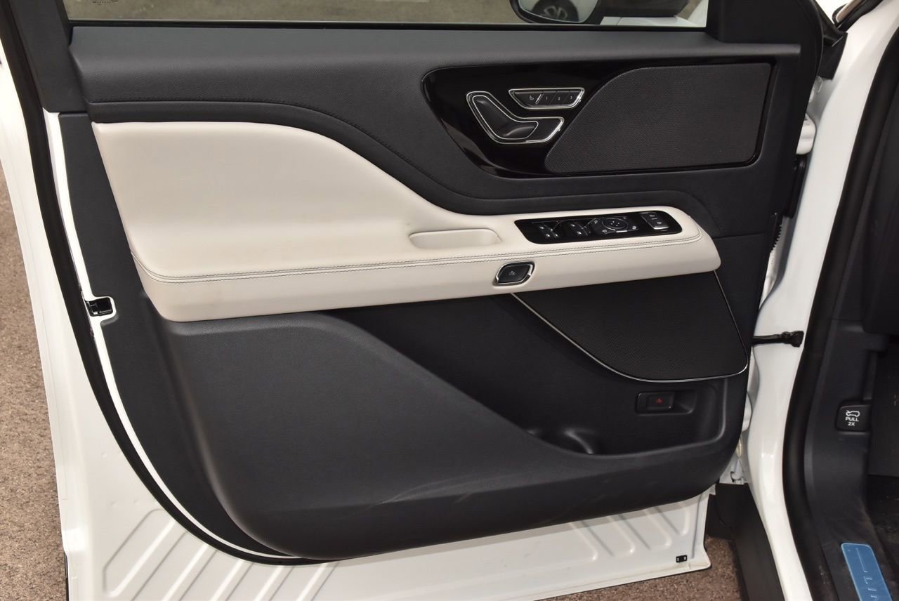 New 2026 Lincoln Aviator AWD image 35