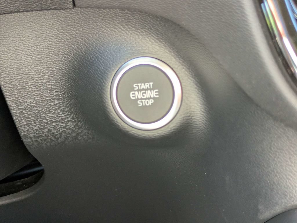 New 2026 Volvo XC40 B5 Core AWD/4WD image 30