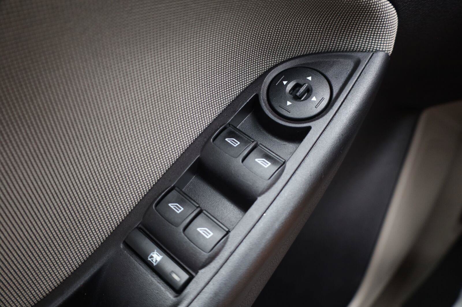 Used 2014 Ford Focus SE FWD image 34