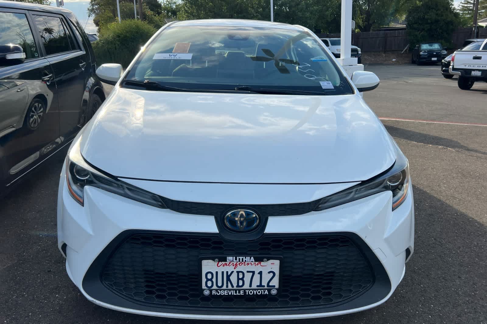 Used 2020 Toyota Corolla LE FWD image 2