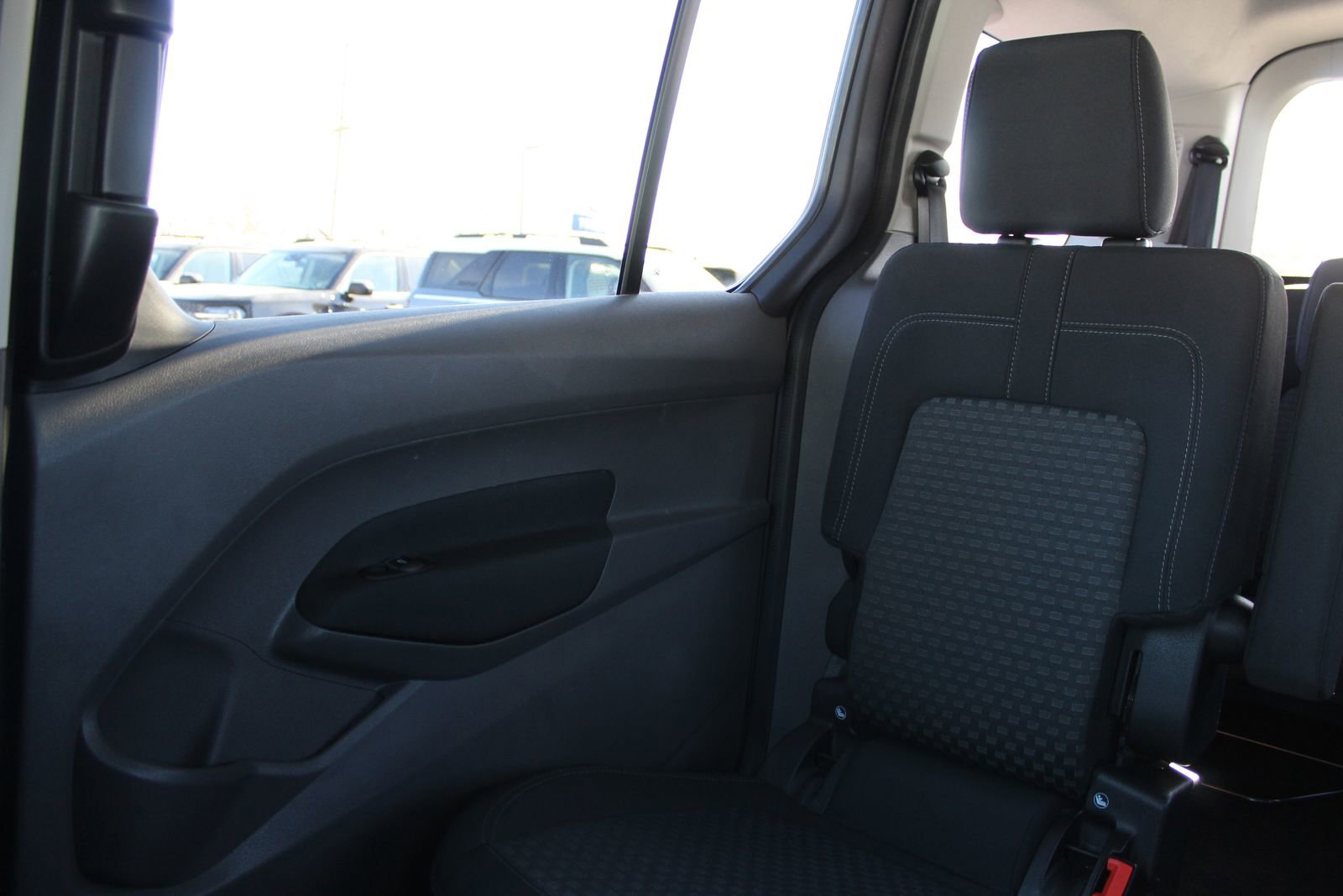 Used 2023 Ford Transit Connect XLT image 12