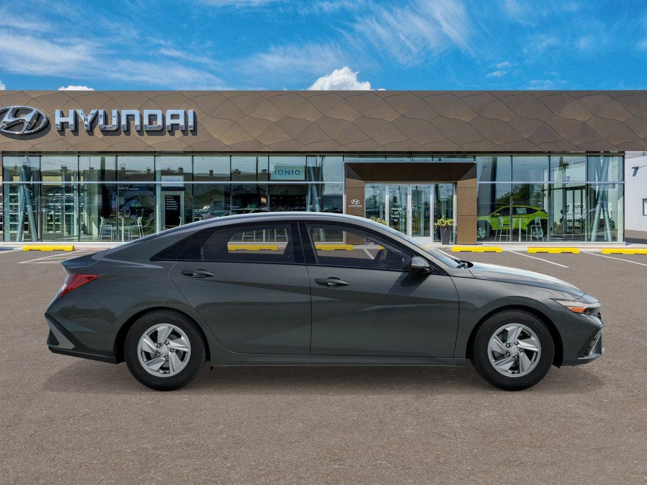 Used 2026 Hyundai Elantra SE FWD image 7