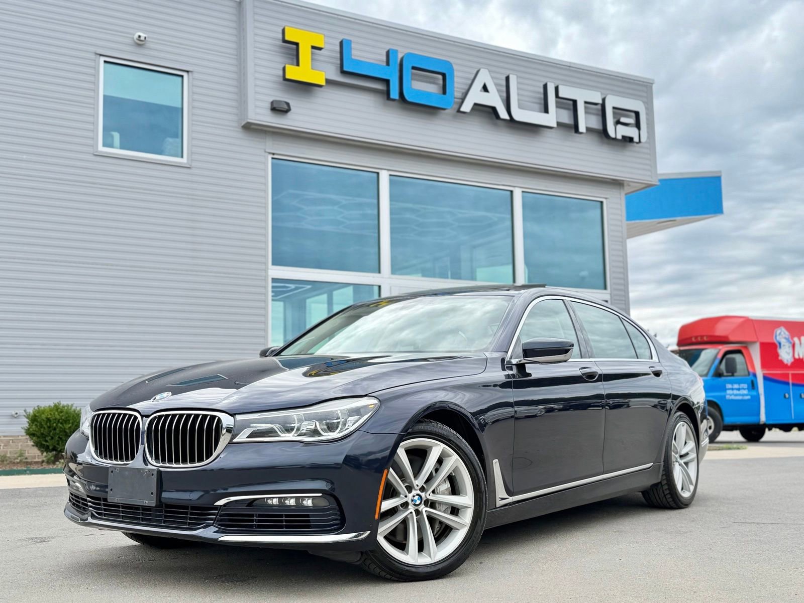 Used 2016 BMW 750i xDrive AWD/4WD image 1