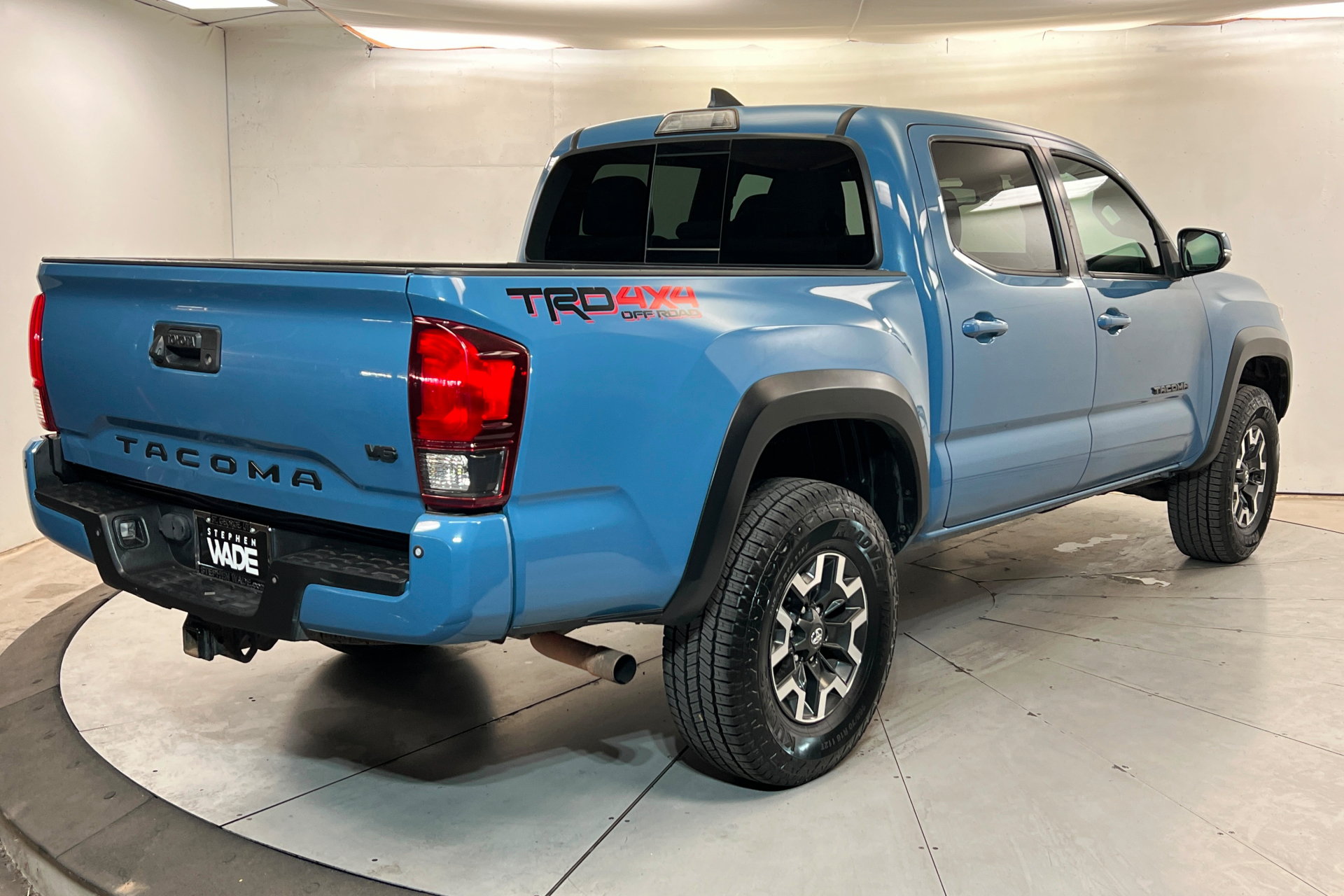 Used 2019 Toyota Tacoma TRD Off-Road w/ Technology Package AWD/4WD image 5