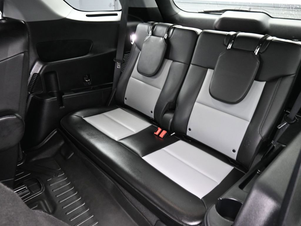 Used 2022 Ford Explorer XLT w/ Equipment Group 202A image 19