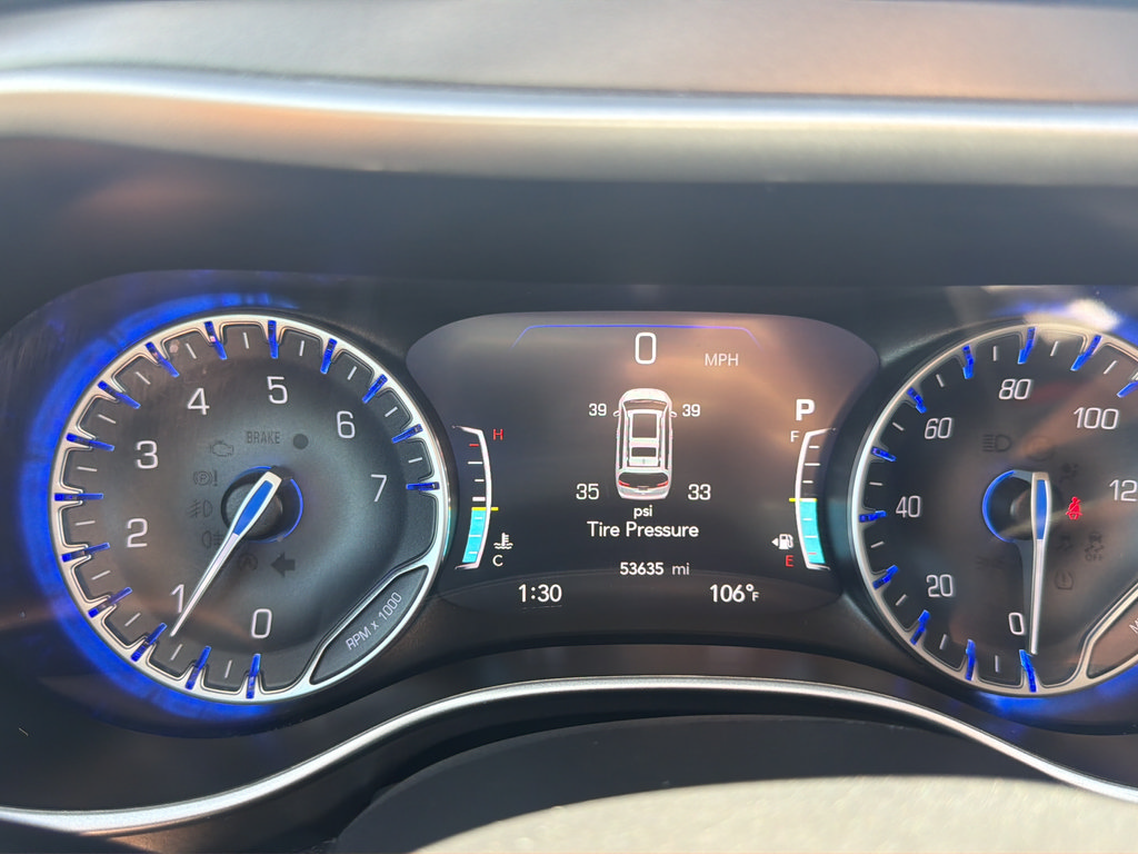 Used 2024 Chrysler Pacifica Touring-L FWD image 11