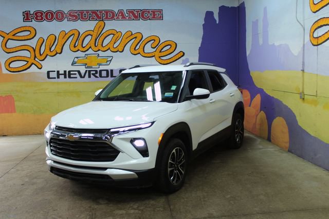 Used 2025 Chevrolet TrailBlazer LT w/ Convenience Package image 2